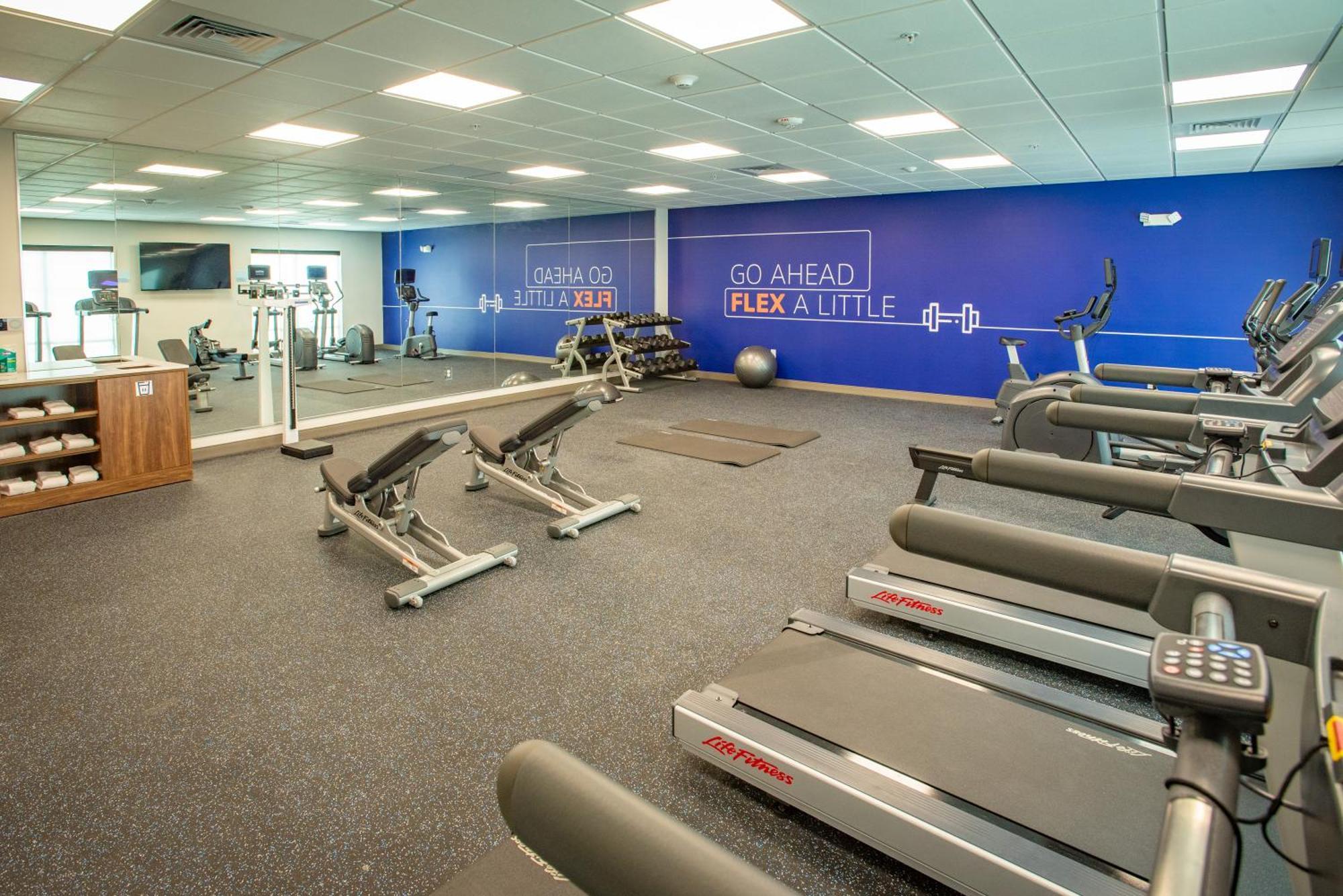 Holiday Inn Express & Suites Pensacola Airport North - I-10 By Ihg Ferry Pass Ngoại thất bức ảnh